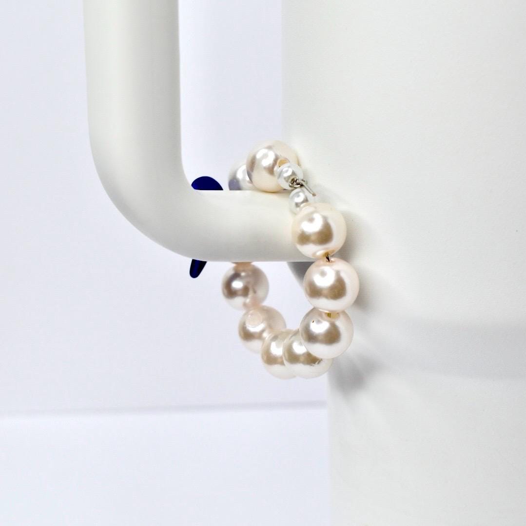 Blue Bow Pearl Tumbler Handle Bracelet