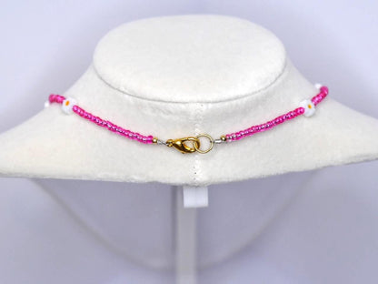 Pink Beaded Daisy Necklace: Y2K Flower Charm, Summer Jewelry