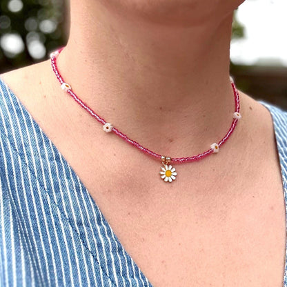 Pink Beaded Daisy Necklace: Y2K Flower Charm, Summer Jewelry