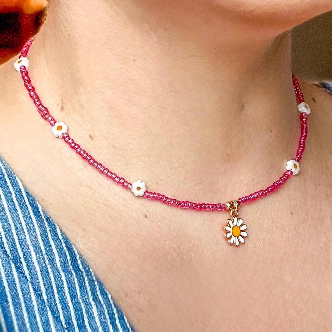 Pink Beaded Daisy Necklace: Y2K Flower Charm, Summer Jewelry