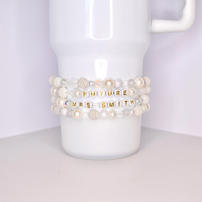 Elegant Pearl Paradise Bracelet: Sparkling White Beaded Bracelet