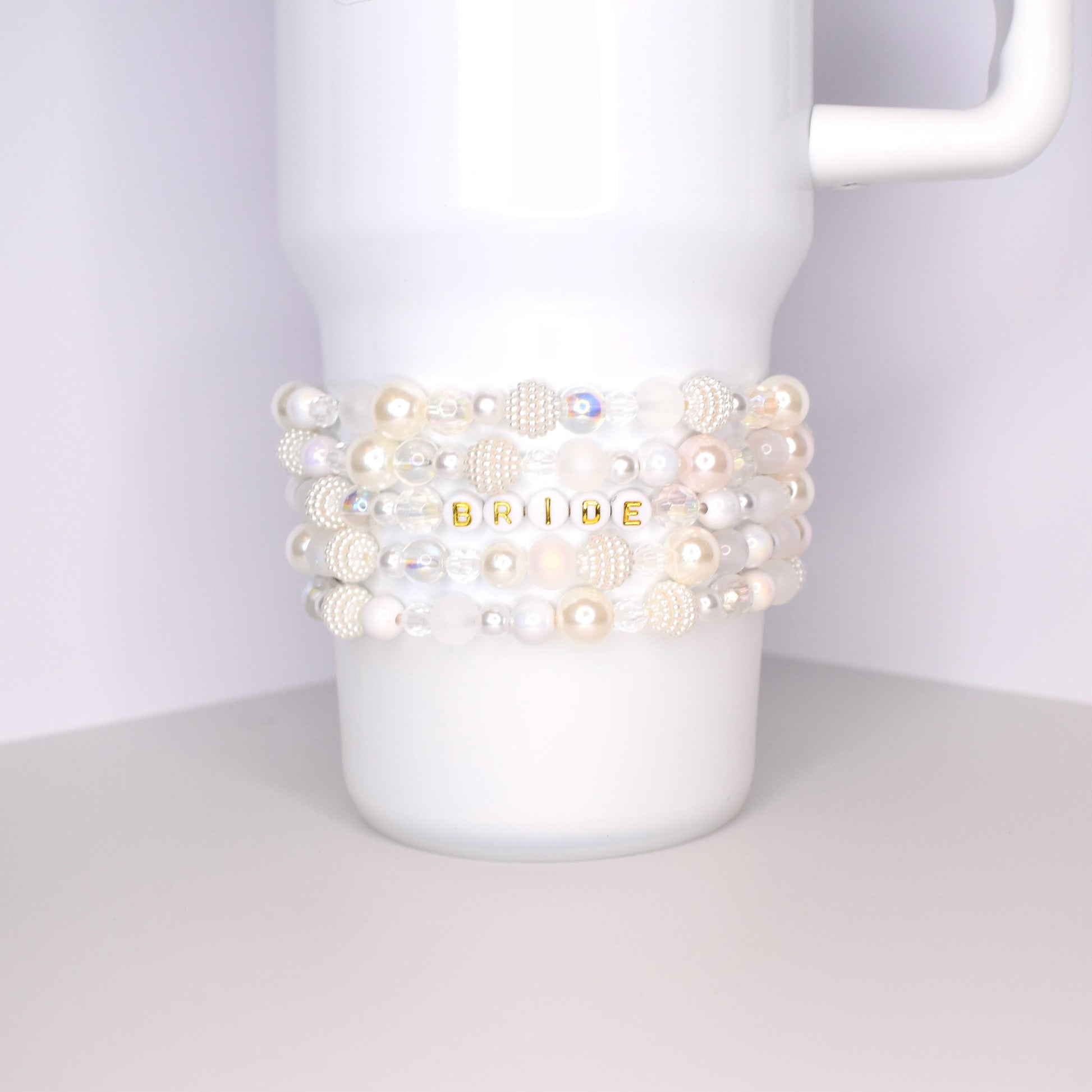 Elegant Pearl Paradise Bracelet: Sparkling White Beaded Bracelet