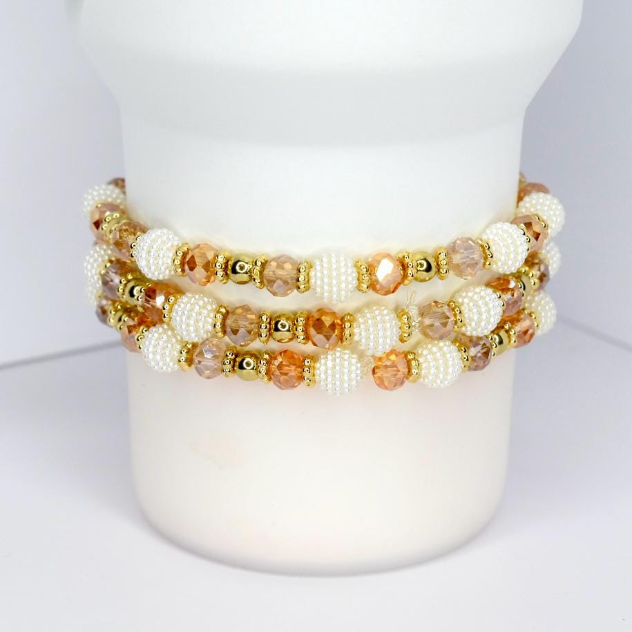 Thanksgiving beaded tumbler bracelet – autumn-inspired wrap with gold accents and ‘Give Thanks’ lettering.