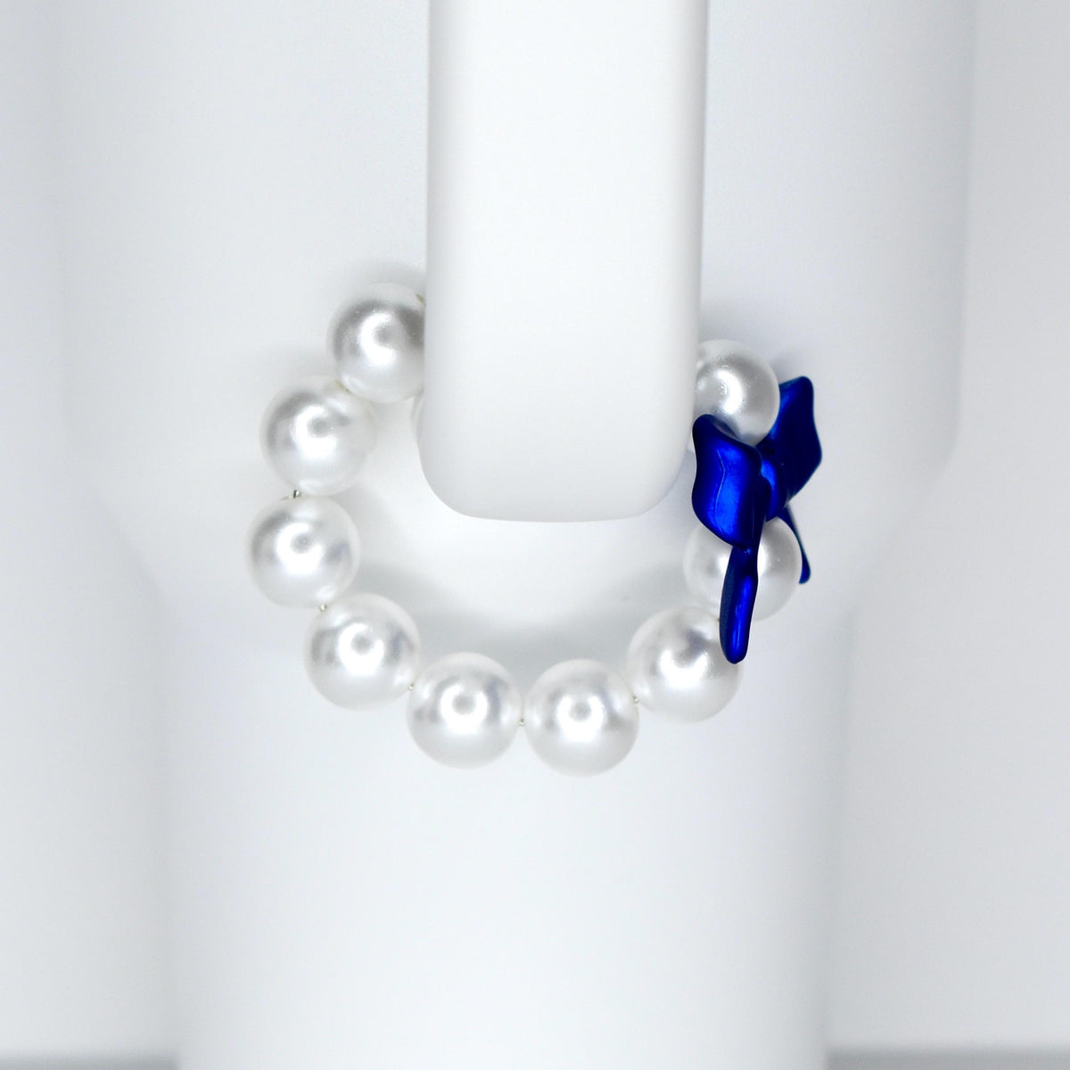 Blue Bow Pearl Tumbler Handle Bracelet